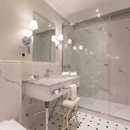 Hotel Amadria Park Sveti Jakov 5*